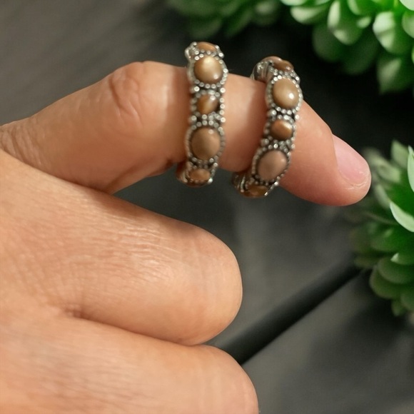 CHAPS hoop Post Earrings 7/8" Silver Tone Metal Multi
Tan Brown - Picture 3 of 10